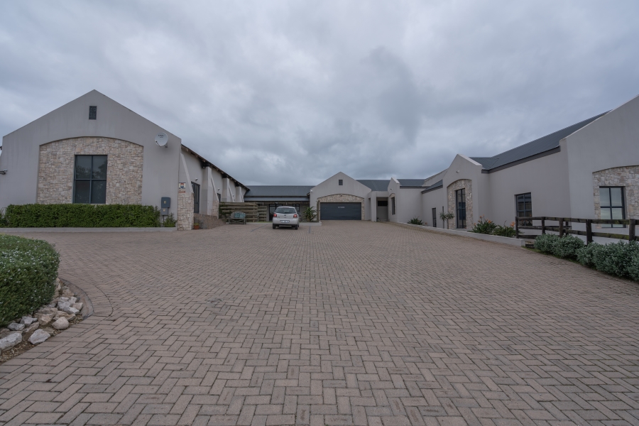 9 Bedroom Property for Sale in Olifantskop Western Cape